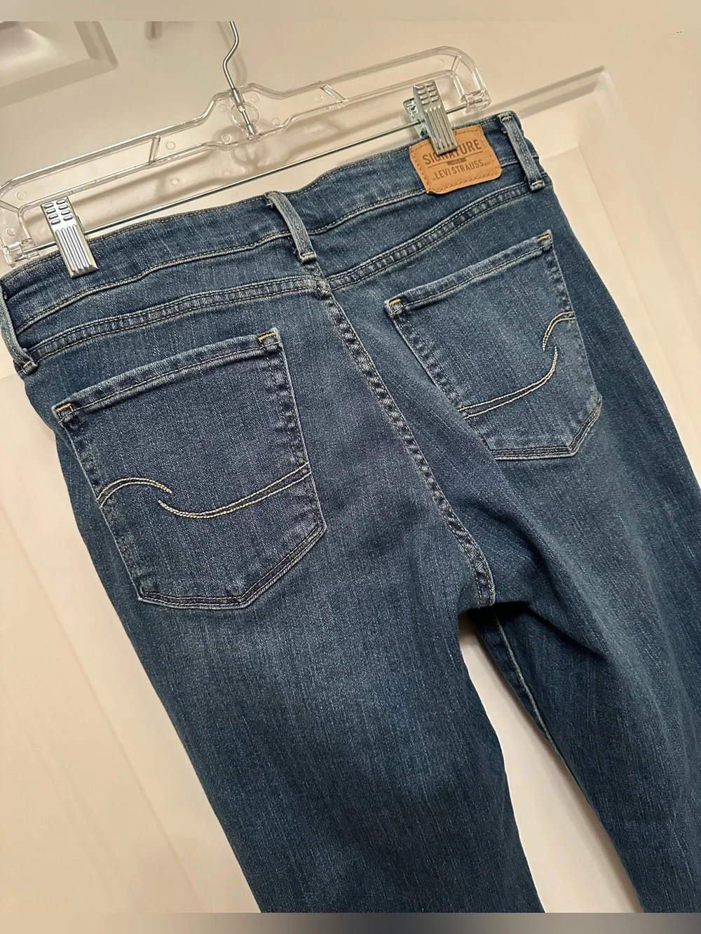 Signature Gold Mid-Rise Bootcut Jeans Size 10M (Tagged 30x32) Like New! - Picture 6 of 10